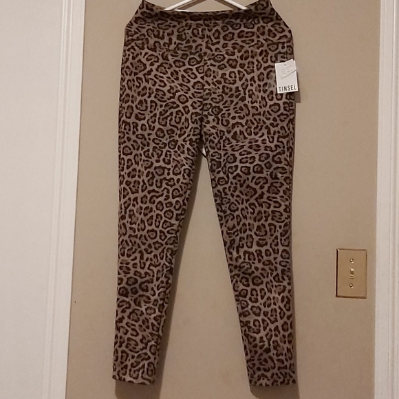 BNWT animal print leggings. - Picture 2 of 3